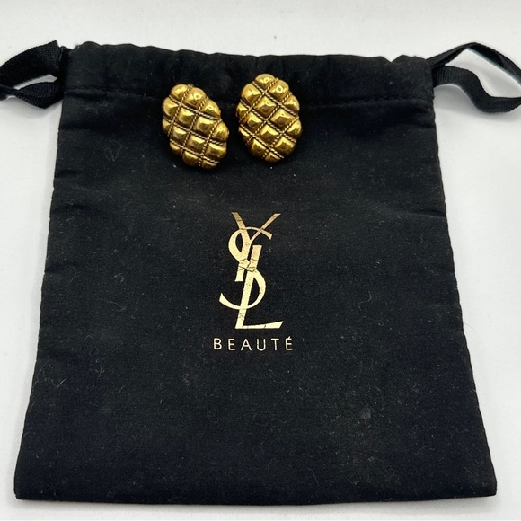 Vintage 1970’s YSL Yves Saint Laurent Quilted Clip On with post Earrings.#413 - Picture 6 of 6